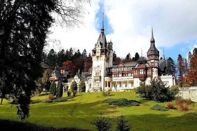 bran-dracula-castle-peles-castle-brasov-city-private-tour