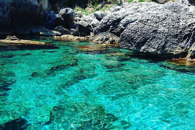 capri-boat-and-walking
