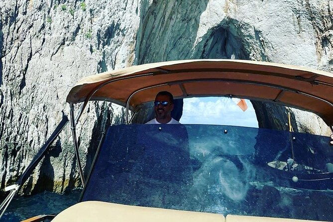capri-semi-private-boat-tour-and-city-visit-from-sorrento