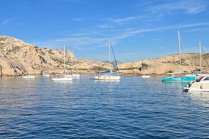 catamaran-cruise-in-the-frioul-archipelago-in-marseille