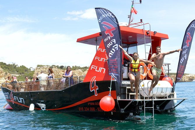 catamaran-tour-to-benagil-caves