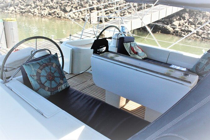 coastal-tour-on-a-luxury-sailing-yacht-from-vilamoura