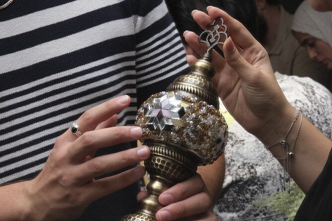 craft-and-shine-create-a-mosaic-lamp-in-istanbul-grand-bazaar