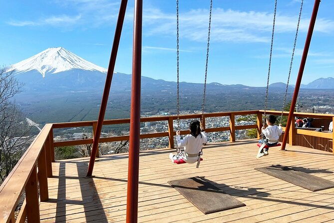 day-tour-at-mt-fuji-kawaguchi-lake-and-oshino-hakkai-in-tokyo