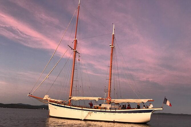 evening-cruise-at-sunset