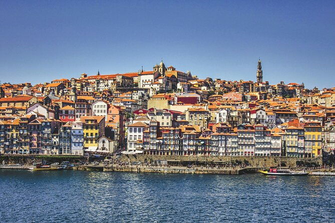 fado-tour-with-guide-dinner-live-show-in-porto