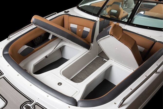 fourwinns-hd240-boat-rental-for-10-people-4-hours
