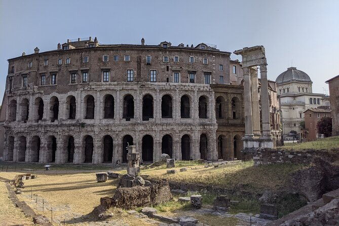 free-urban-trekking-with-an-archaeologist