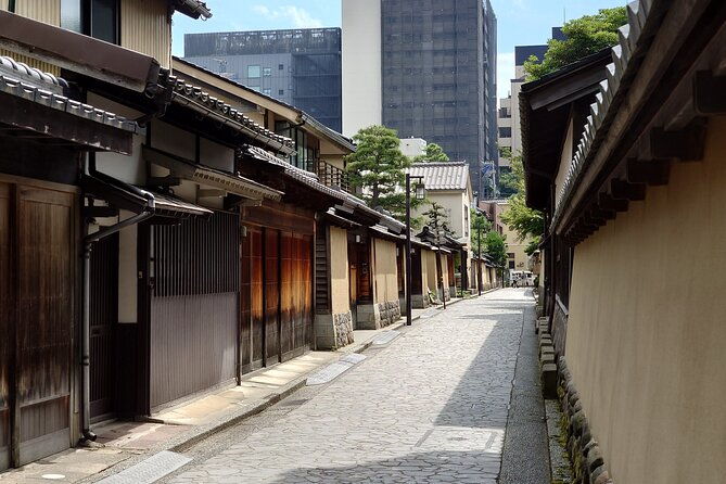 full-day-tour-from-kanazawa-samurai-matcha-gardens-and-geisha
