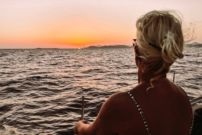 golden-horizons-private-sailboat-sunset-sail-in-ibiza
