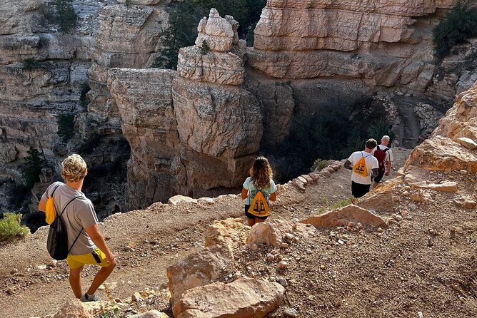 grand-canyon-hiking-tour-down-south-kaibab-trail-christian-tour
