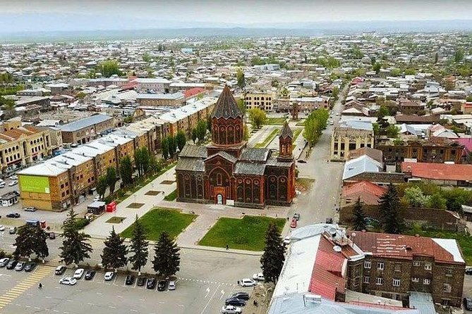 group-tour-gyumri-urban-life-museum-black-fortress-old-town-harichavank
