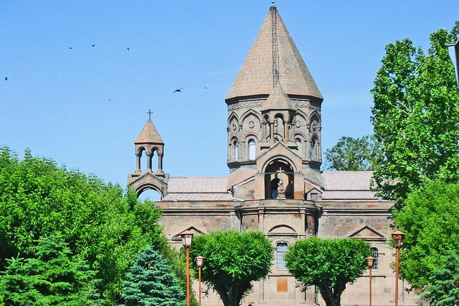 group-tour-saghmosavank-wine-yard-echmiadzin-zvartnots