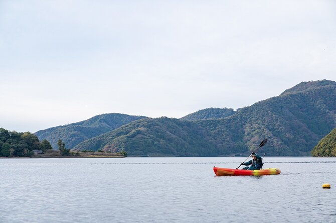 guided-kayak-tour-unveiling-the-history-of-the-lake-suigetsuko