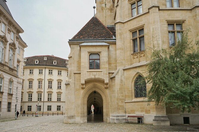 guided-walking-tour-of-vienna-city-center-highlights