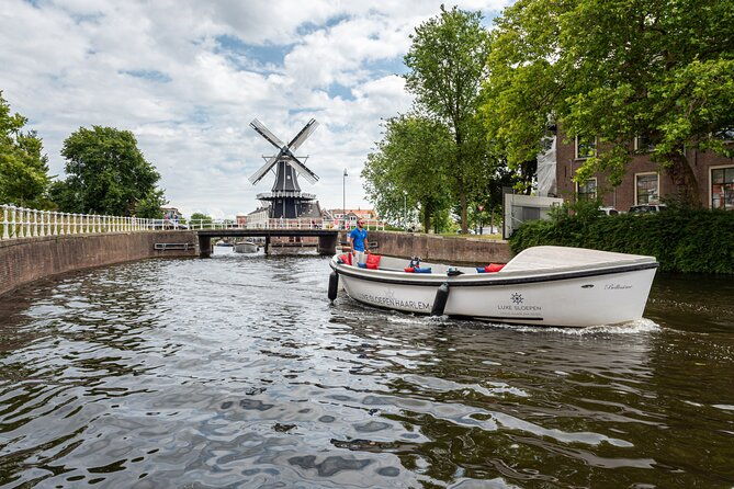 haarlem-open-canal-tour-with-a-real-live-guide
