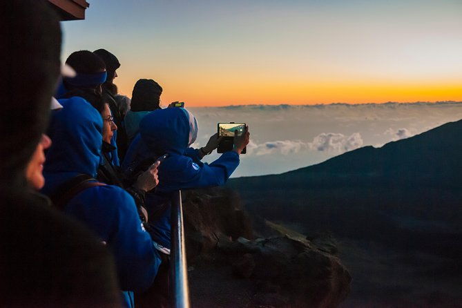 haleakala-sunrise-spectacular-legendary-views-local-breakfast