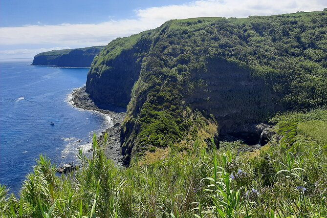 half-day-hike-waterfalls-moinho-do-felix-with-tea-plantation