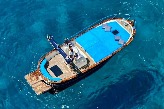 half-day-tour-of-capri-by-private-boat-2
