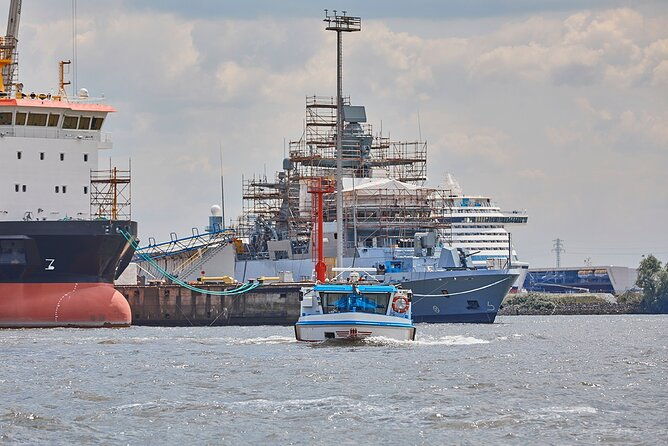hamburg-1-hour-harbor-tour