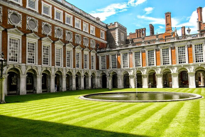 hampton-court-guided-tour-full-day-and-high-tea