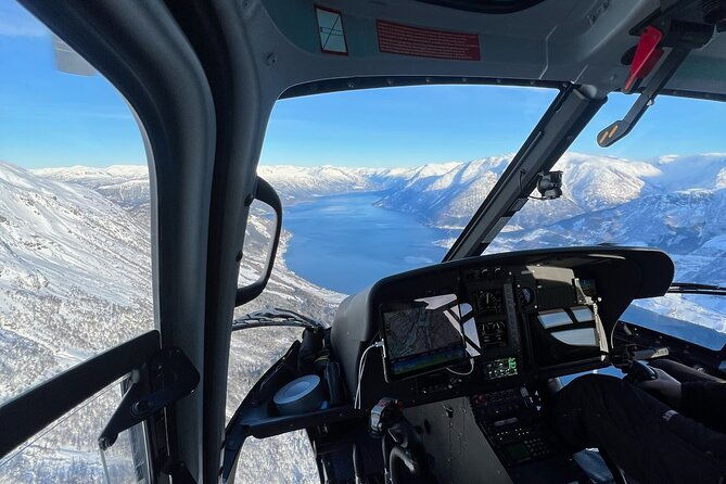 helicopter-over-trolltunga-and-waterfall-sightseeing-from-bergen