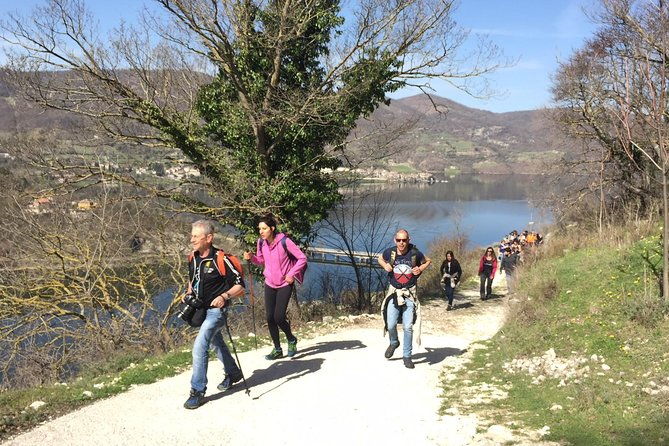 hike-lake-castle-and-good-food