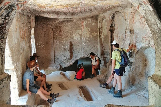 hiking-tour-in-cappadocia-red-and-rose-valley