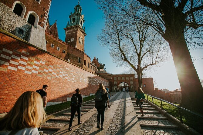 historic-krakow-old-town-wawel-castle-walking-tour