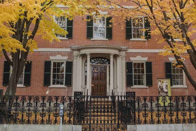 history-and-hauntings-of-salem-guided-walking-tour