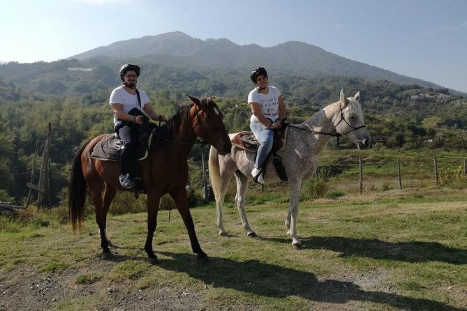 horse-riding-on-mount-vesuvius