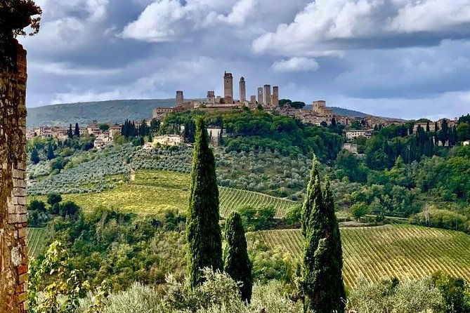 horseback-ride-in-s-gimignano-with-tuscan-lunch-chianti-tasting