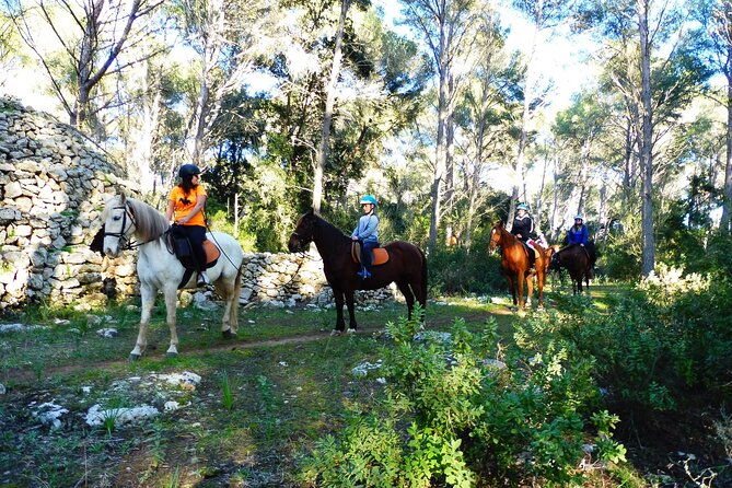 horseback-riding-in-cala-mitjana-menorca-spain