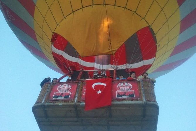 hot-air-balloon-ride-cappadocia-goreme-champagne-party