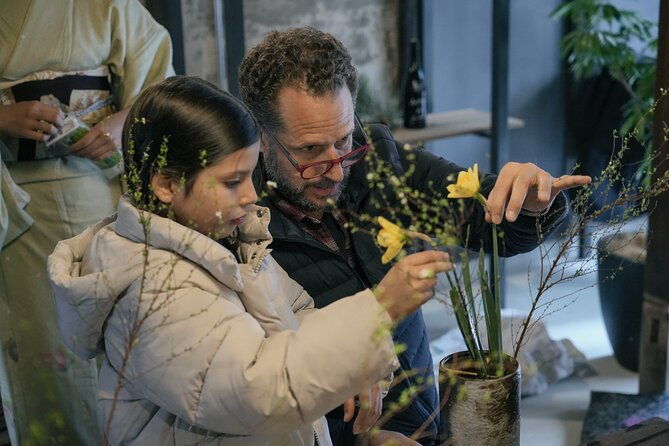 ikebana-traditional-japanese-art-of-flower-arranging