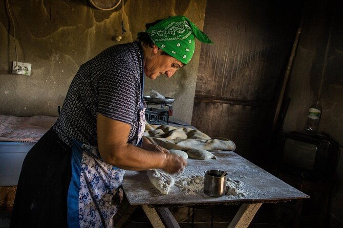 kakheti-small-wineries-and-family-cooked-lunch-private-tour