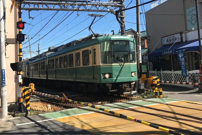 kamakura-heritage-bike-or-walk-tour-with-ex-rickshaw-guide