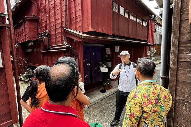 kanazawa-ninja-temple-half-day-tour-e-bike-tour