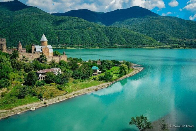 kazbegi-gudauri-full-day-private-tour-from-tbilisi