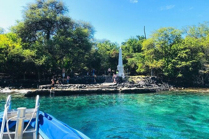 kona-wild-dolphin-sea-cave-captain-cook-reef-snorkel-adventure