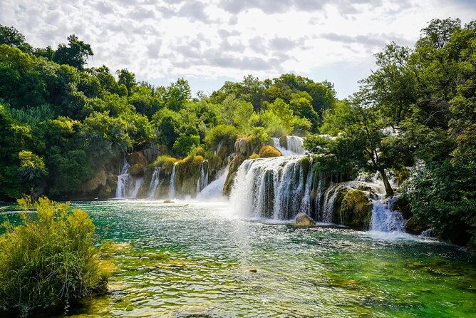 krka-waterfalls-food-wine-tasting-boat-ride-zadar-old-town
