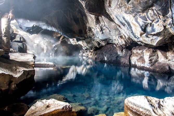 lake-myvatn-godafoss-small-group-tour-from-akureyri-port