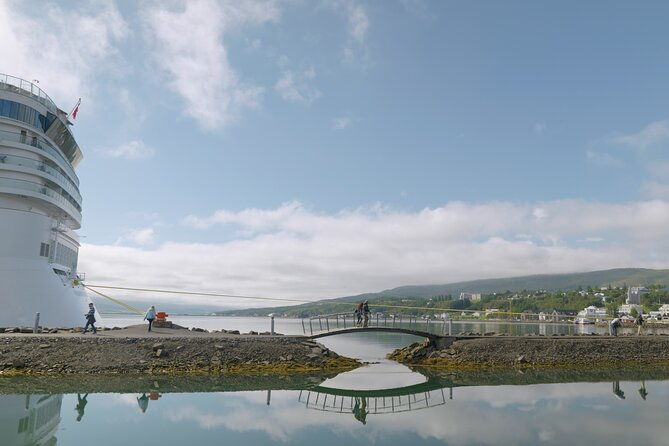 lake-myvatn-godafoss-waterfall-from-akureyri-port