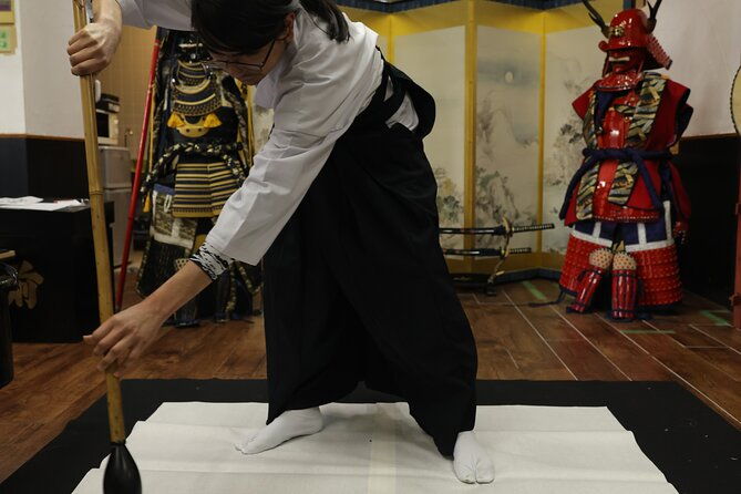 learning-bushido-zen-at-samurai-calligraphy-near-osaka-castle