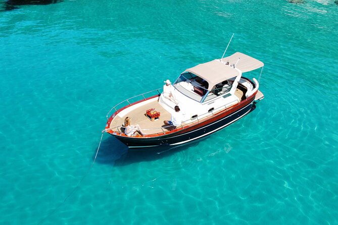 luxury-private-boat-tour-to-elaphiti-islands