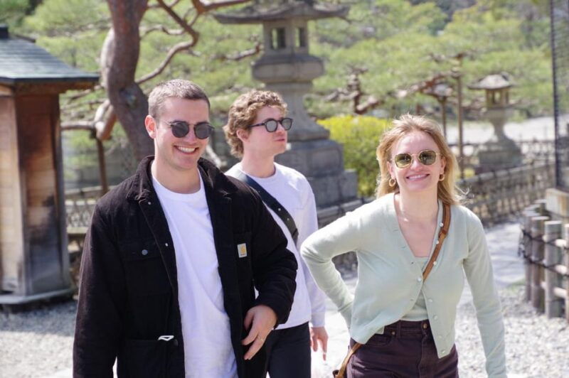 make-oyaki-dumplings-walk-around-zenkoji-temple-in-nagano