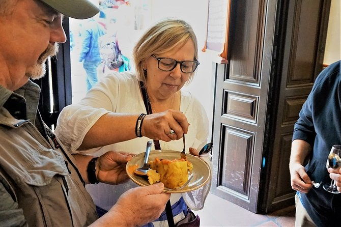 malaga-traditional-wine-tapas-tour