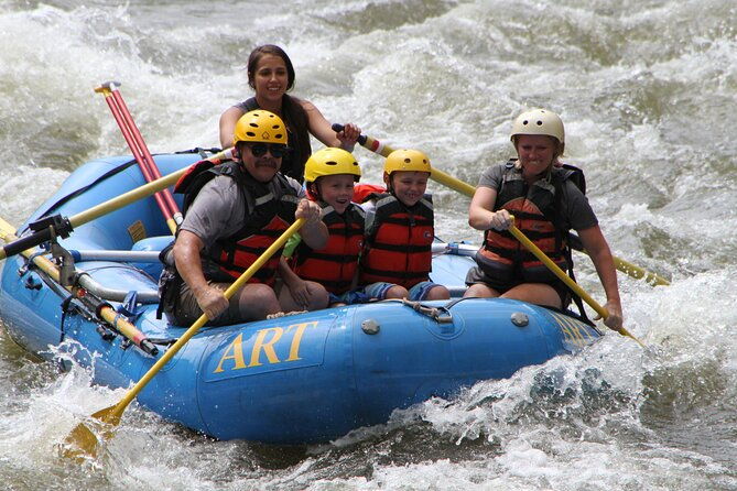 mild-scenic-family-float-on-arkansas-river