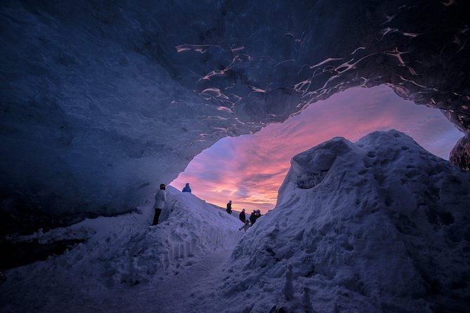 natural-blue-ice-cave-tour-of-vatnajokull-glacier-from-jokulsarlon