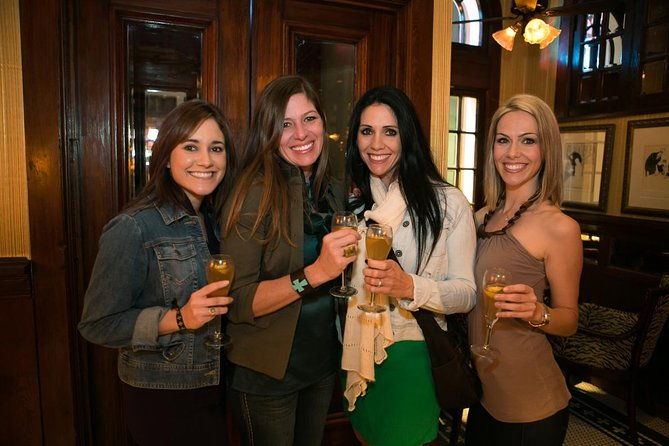 new-orleans-cocktail-history-walking-tour-in-the-french-quarter